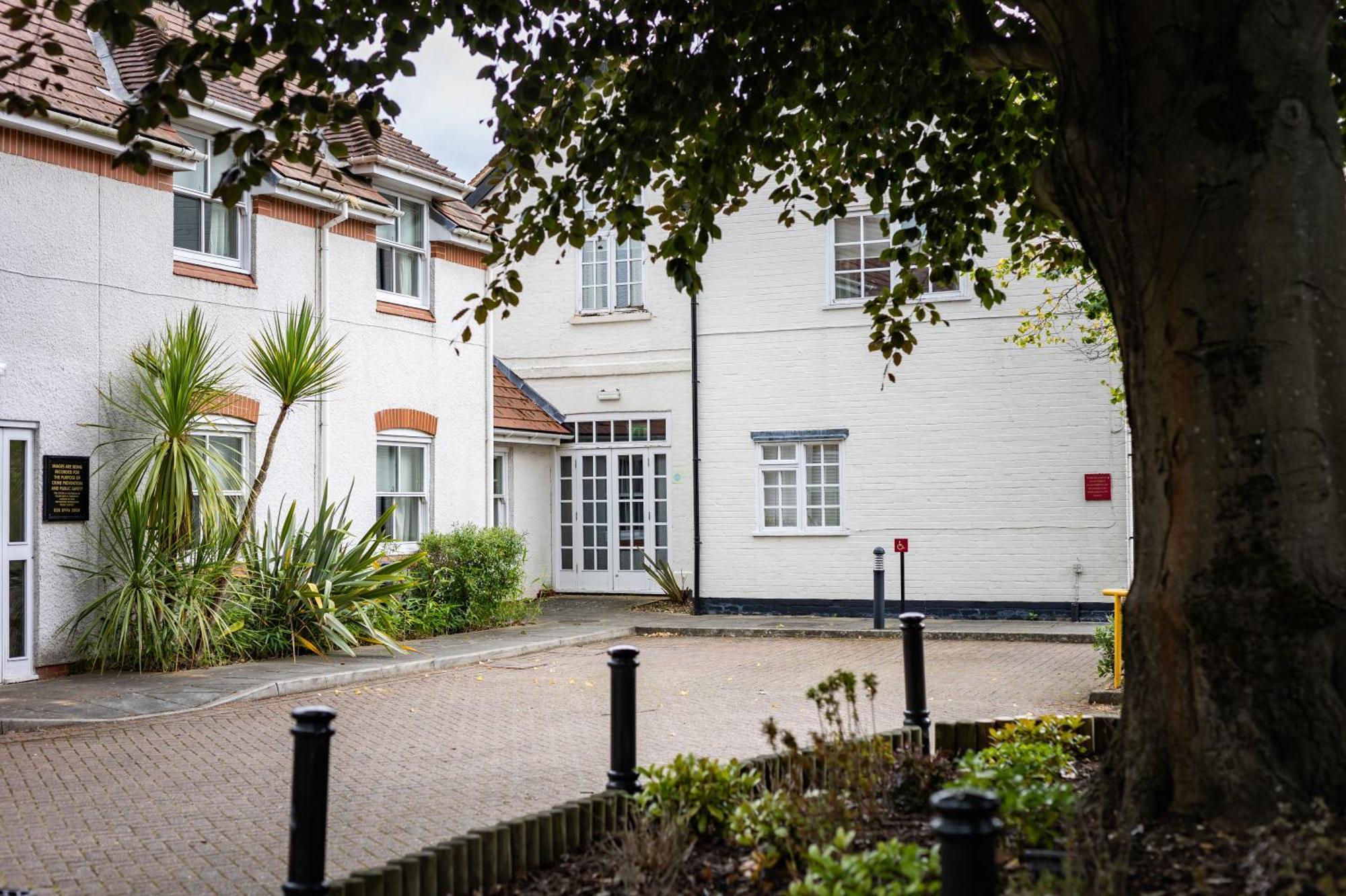 The Red Lion Hotel Hillingdon Exterior foto