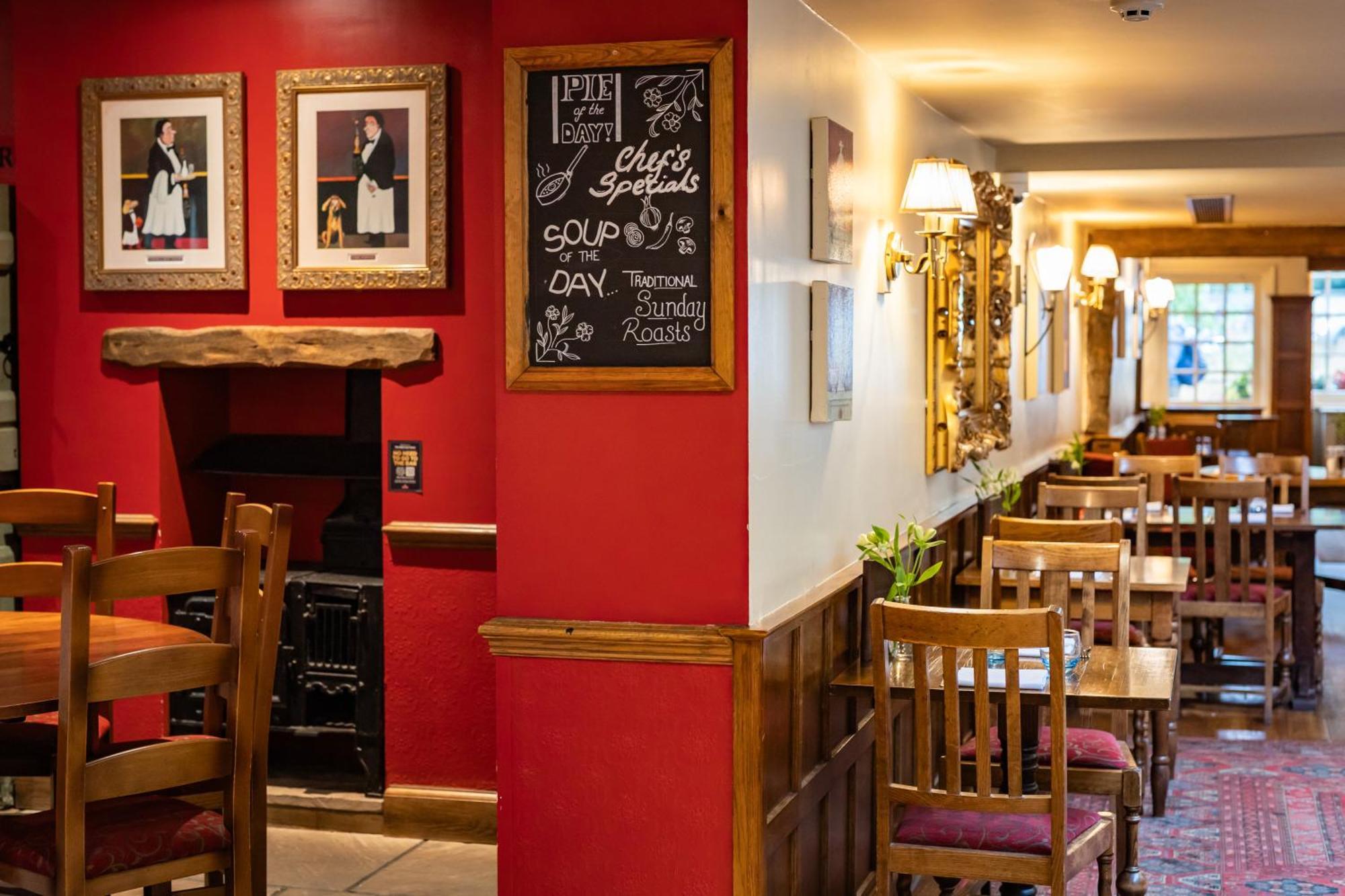 The Red Lion Hotel Hillingdon Exterior foto